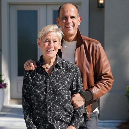Roberta Raffel and her husband, Marcus Lemonis, took a picture together.